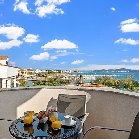 Aquarius Apartments - Beachside With Heated Pool Βόντιτσε Εξωτερικό φωτογραφία