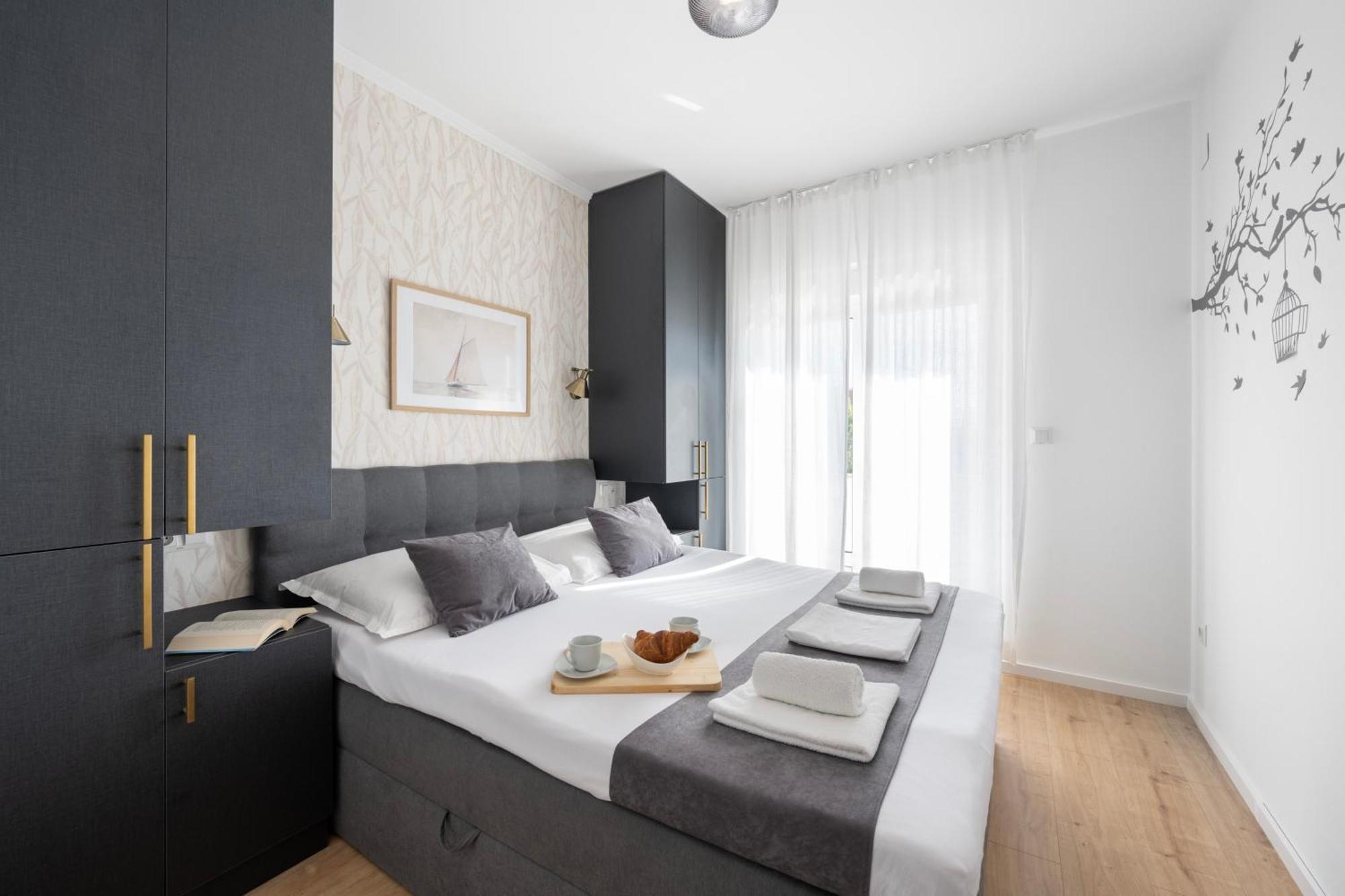Aquarius Apartments - Beachside With Heated Pool Βόντιτσε Εξωτερικό φωτογραφία