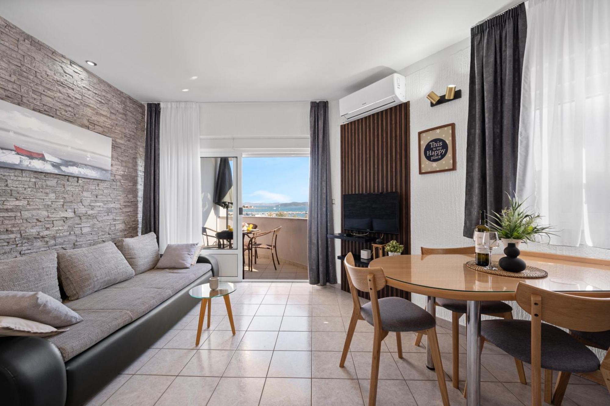 Aquarius Apartments - Beachside With Heated Pool Βόντιτσε Εξωτερικό φωτογραφία
