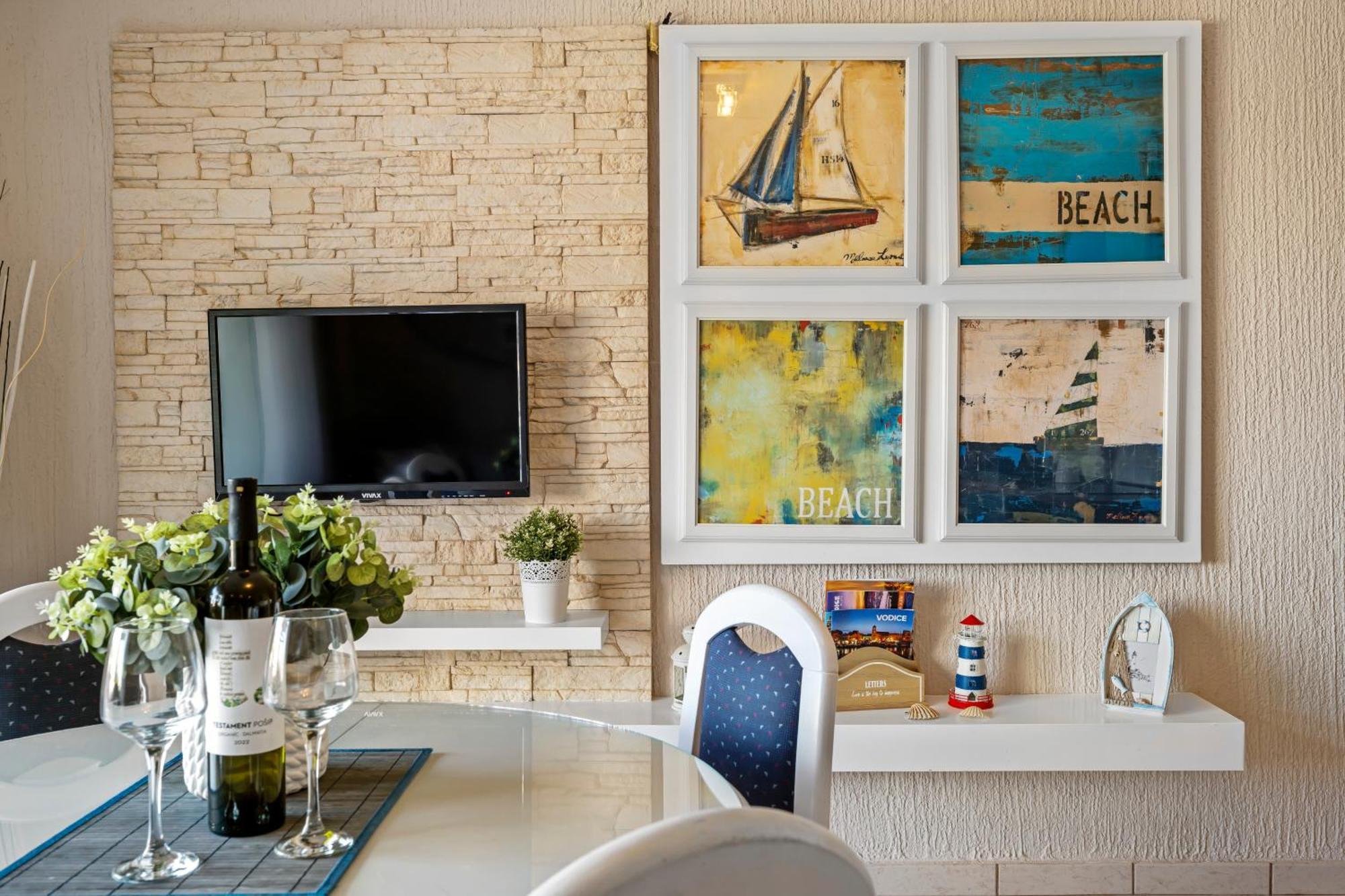 Aquarius Apartments - Beachside With Heated Pool Βόντιτσε Εξωτερικό φωτογραφία