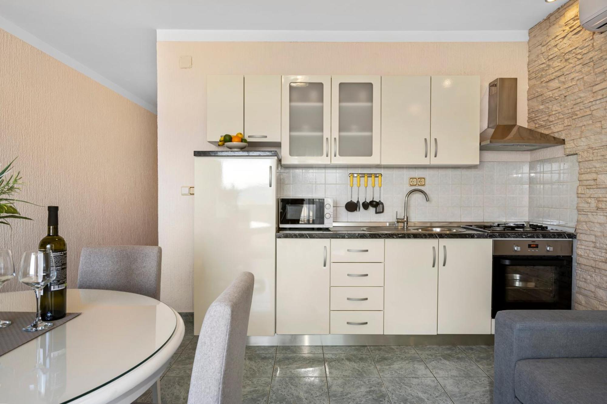 Aquarius Apartments - Beachside With Heated Pool Βόντιτσε Δωμάτιο φωτογραφία