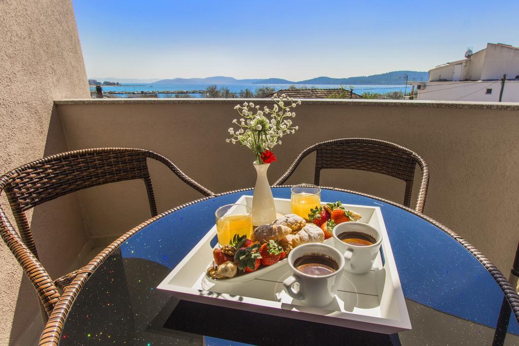 Aquarius Apartments - Beachside With Heated Pool Βόντιτσε Εξωτερικό φωτογραφία